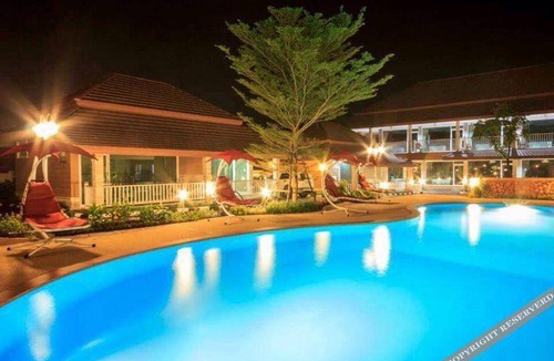 Saraburi Hotel | 60 m² Hotel ∙ 10 guests
