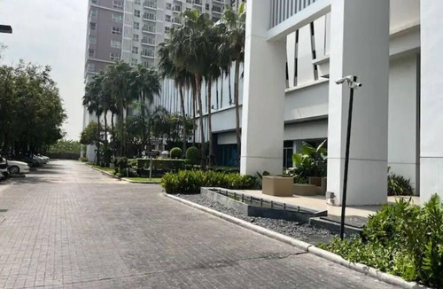 Bang Khae Condo | 60m MRT, 1BR Condo with Inf. Pool, Balcony & Gym