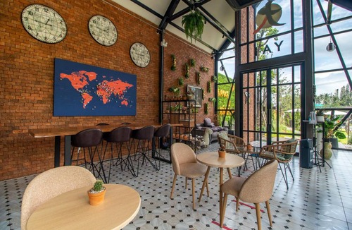Prachuap Khiri Khan Resort | 61 m² Resort ∙ 2 bedrooms ∙ 4 guests