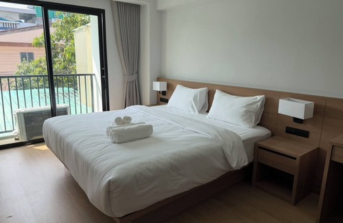 Khlong Kra Saeng Hotel | 611 Hotel