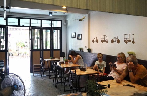 Arun Amarin Hostel | 64 m² Hostel ∙ 127 guests
