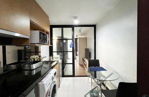 Phra Khanong Nuea Apartment | 69 m² Serviced apartment ∙ 3 guests