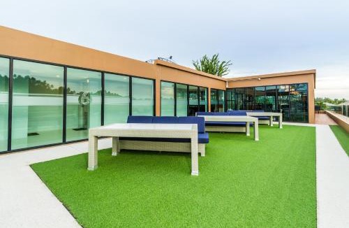Cherngtalay Apartment | 6th Avenue Surin by Lofty