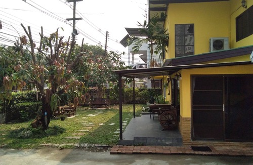 Wat Ket House | 8-10 people homestay in Chiang Mai, Thailand