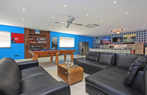 Pratumnak Hill House | 8 Bedroom Villa - Private Pool & Gym