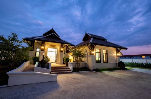 Mae Hia Villa | 880 m² Villa ∙ 4 bedrooms ∙ 12 guests