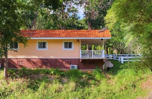 Khanong Phra Bed & Breakfast | Ake camping pakchong