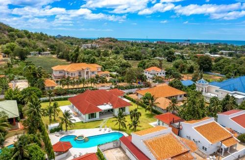 Khao Tao Villa | Amazing Private 6 Bedroom Pool Villa ED60