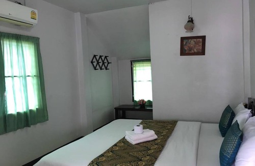 Sri Phum House | Ampawan Guesthouse