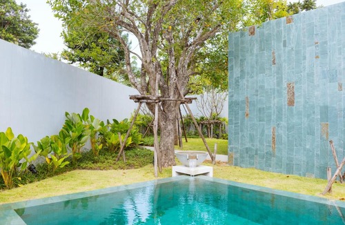 Thep Kasattri Villa | Anchan Flora Luxury 2BR Pool Villa