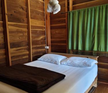 Chom Thong House | Angha forest view บ้านกลางนา