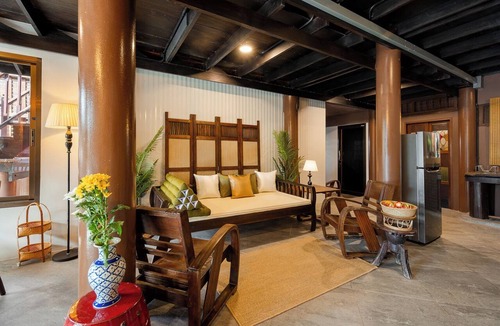 Nong Kae House | Antique Teak House Sleeps 5 | Private Pool | AC Both Floors | 10min to Beach
