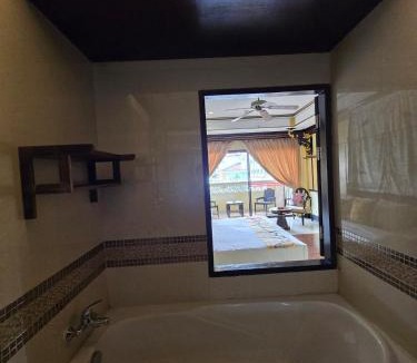 Nong Chaeng Apartment | AoNang BeachFront Poolvila Krabi