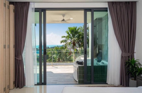 Rawai Apartment | Apartment with Sea View and Hot Tub on Balcony