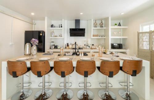 Old City House | Aphrodite & Venus Resort I 14 Bedrooms I Old City I Daily Housekeeping
