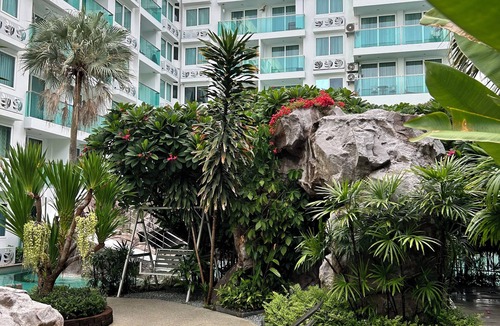 Nong Pla Lai Apartment | Appartement Dans Propriété Avec Piscine Tropicale Proche de la mer