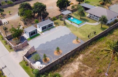 Huai Yai Villa | Arom Pool Villa Pattaya 1