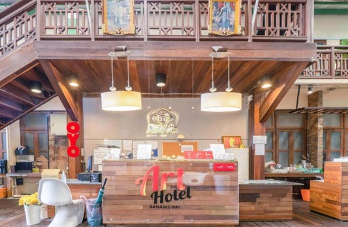 Wang Burapha Phirom Hostel | Art Hotel Sanamchai