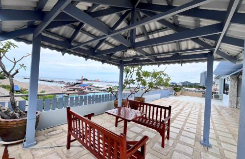 Tha Thaewawong Apartment | At home Sriracha Sea view