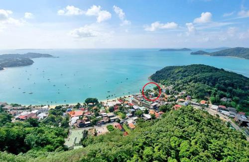 Wichit Apartment | At the Beach Spacious 2-level Design Home for 2-5 and 1 infant, Ao Yon Beach Phuket