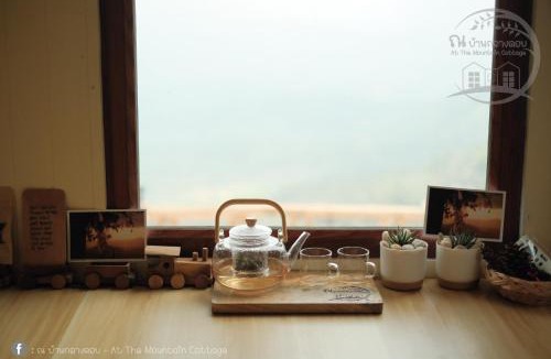 Chiang Rai Province House | At The Mountain Cottage, Tiny Home at Doichang with Hot tub Included Breakfast and Dinner
