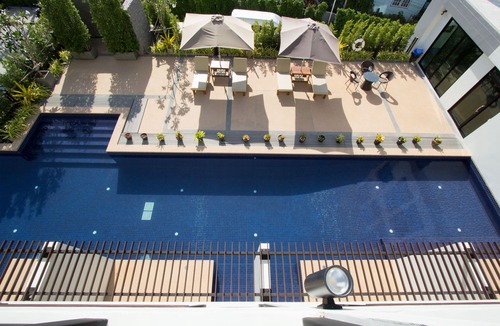 Wichit Apartment | B Deluxe Studio pool & kitchen