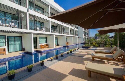 Wichit Apartment | B Deluxe Studio pool & kitchen