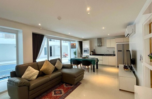 Karon Apartment | B12 - 2 Bedroom Serviced Apt with Pool Access, Karon Beach
