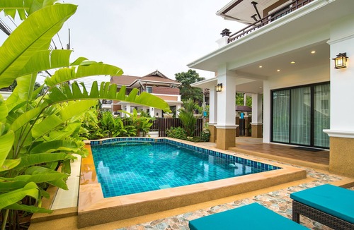 Krabi Villa | Baan Ari, 12 Person Private Villa