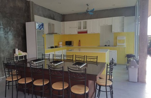 Hat Chao Samran House | Baan Hansa