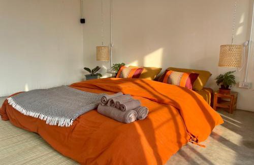 Talat Noi Hostel | Baan KhaoSoi - Private room in a rooftop hostel 3rd floor