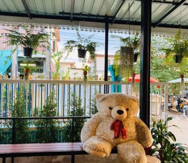Thani Hostel | Baan Mae Somkid Homestay