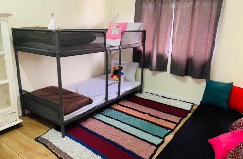Thani Hostel | Baan Mae Somkid Homestay