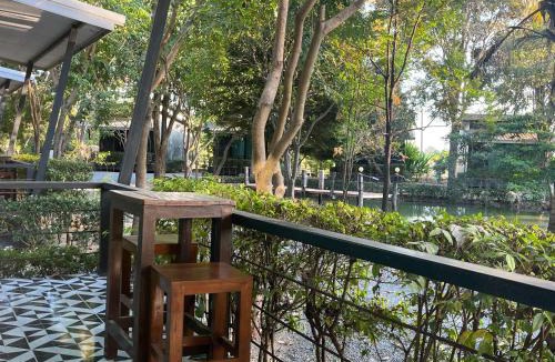Manorom Resort | Baan Tonjaeng B&B