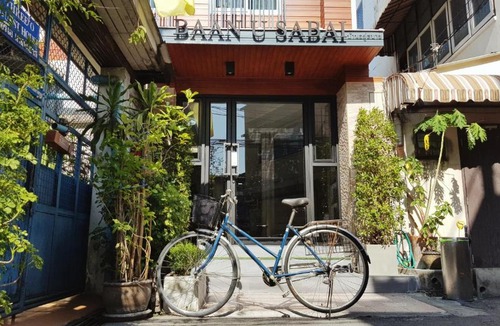 Wat Sam Phraya Hostel | Baan U-Sabai บ้านอยู่สบาย