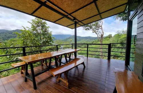 Ranong House | Baanhatsompaen homestay