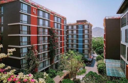 Si Racha Apartment | Balcony Courtyard Sriracha Hotel & Serviced Apartments