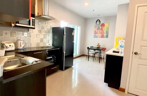 Huai Khwang Condo | Bangkok Penthouse Escape Near MRT