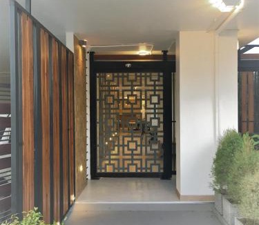 Wat Sam Phraya Hotel | Bangkok Saran Poshtel