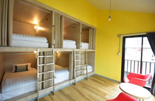 Silom Hostel | Bangkok Silom chat box hostel