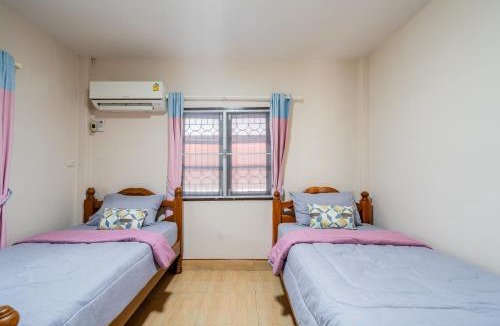 Phongprasan House | Bangsaphan Paradise Brown House