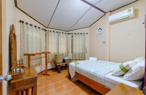 Phongprasan Villa | Bangsaphan Paradise Green House