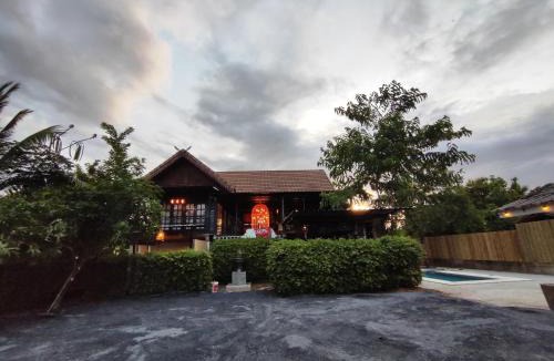 Thai Chana Suek Villa | Banhom Pool villa บ้านหอมพูลวิลล่า