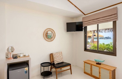 Maret House | Bankun Boutique Beachfront 7br private beachfront