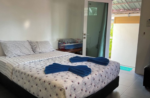Khanom Hotel | Bansabai pool villa guesthouse