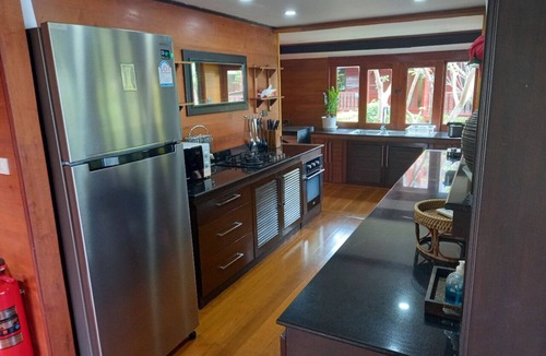 Bang Po Villa | Banyan Villa 3 - Stunning Sea Views - 20 metres to the beach.