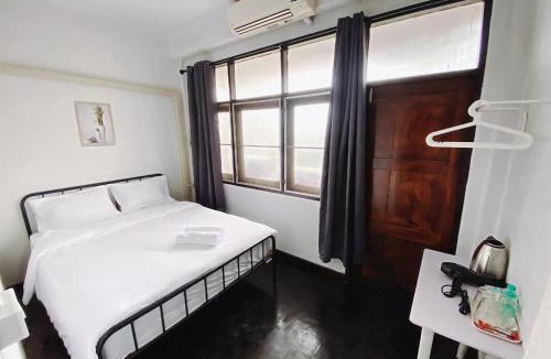 San Chao Pho Suea Apartment | BAO San Chao Pho Sua - ศาลเจ้าพ่อเสือ
