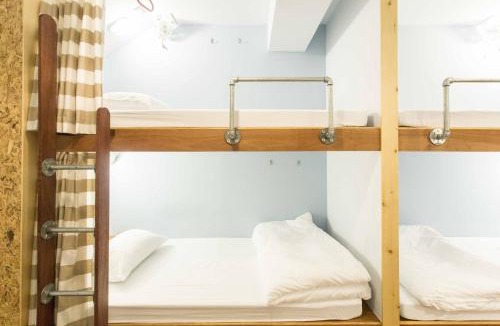 Bangkok Central Business District Hostel | Barn & Bed Hostel at BTS Phrom Phong