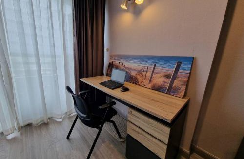 Rayong Apartment | BEACH FRONT modern room + Free hi speed Wi-Fi