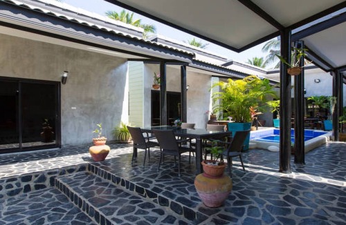Pak Nam Pran Villa | BEACH HOUSE BUNGALOW